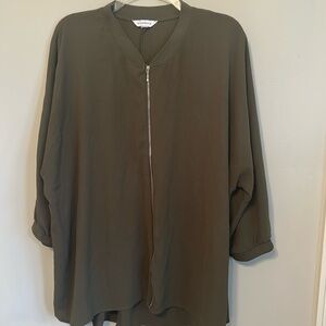 closetrix brand zipper front top. Size 1X.